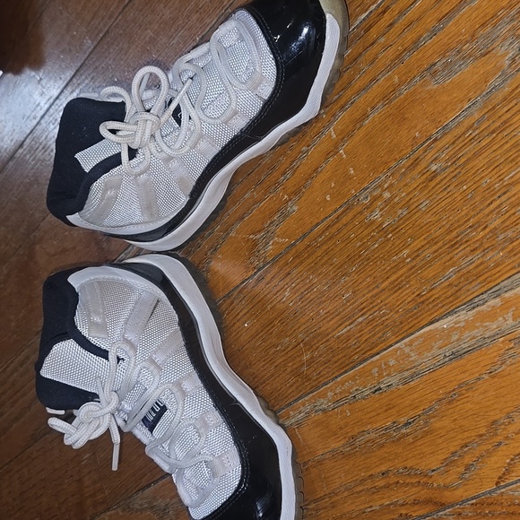 Air Jordan 11 Retro GS 'Concord' 2018 Size 13c - Picture 6 of 7